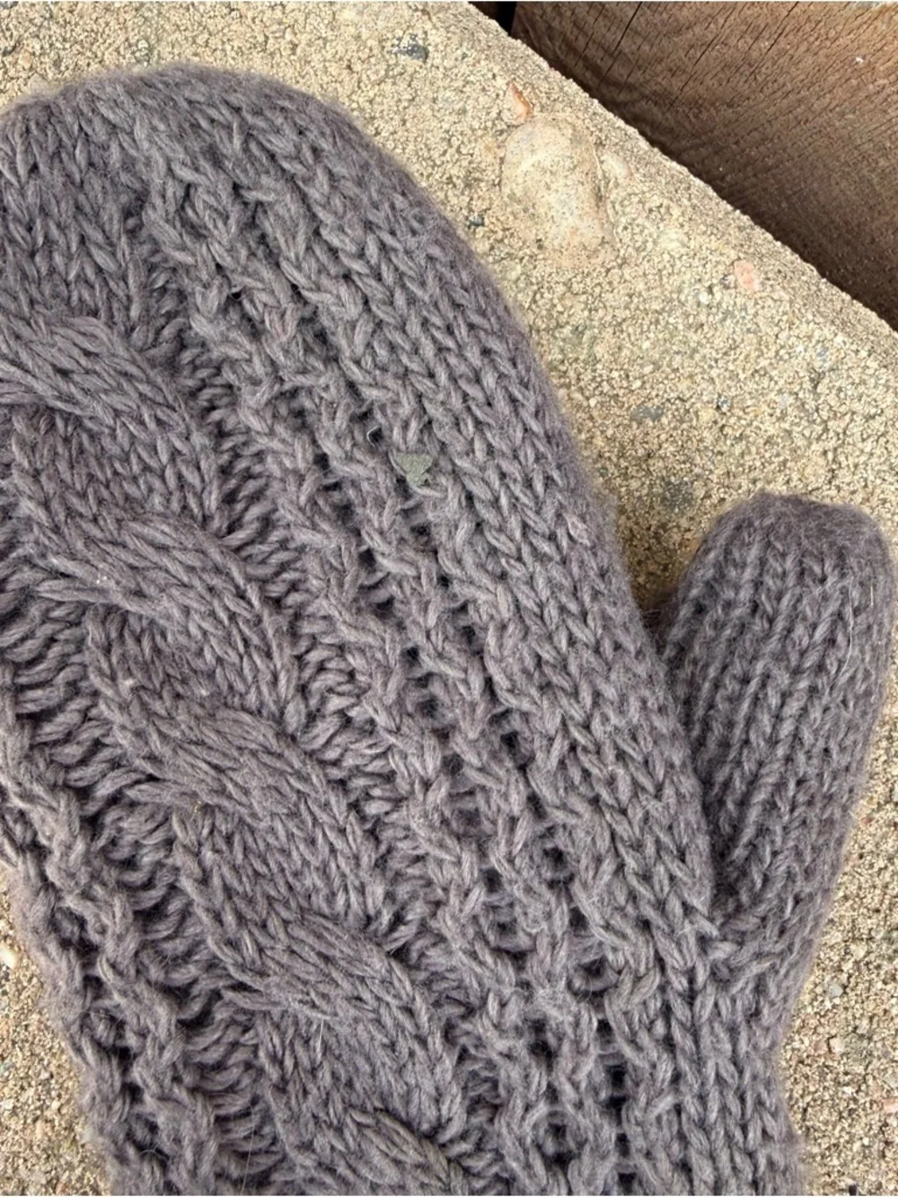 North Face Gray Cable Knit Women’s Mittens Gloves Size Small Medium